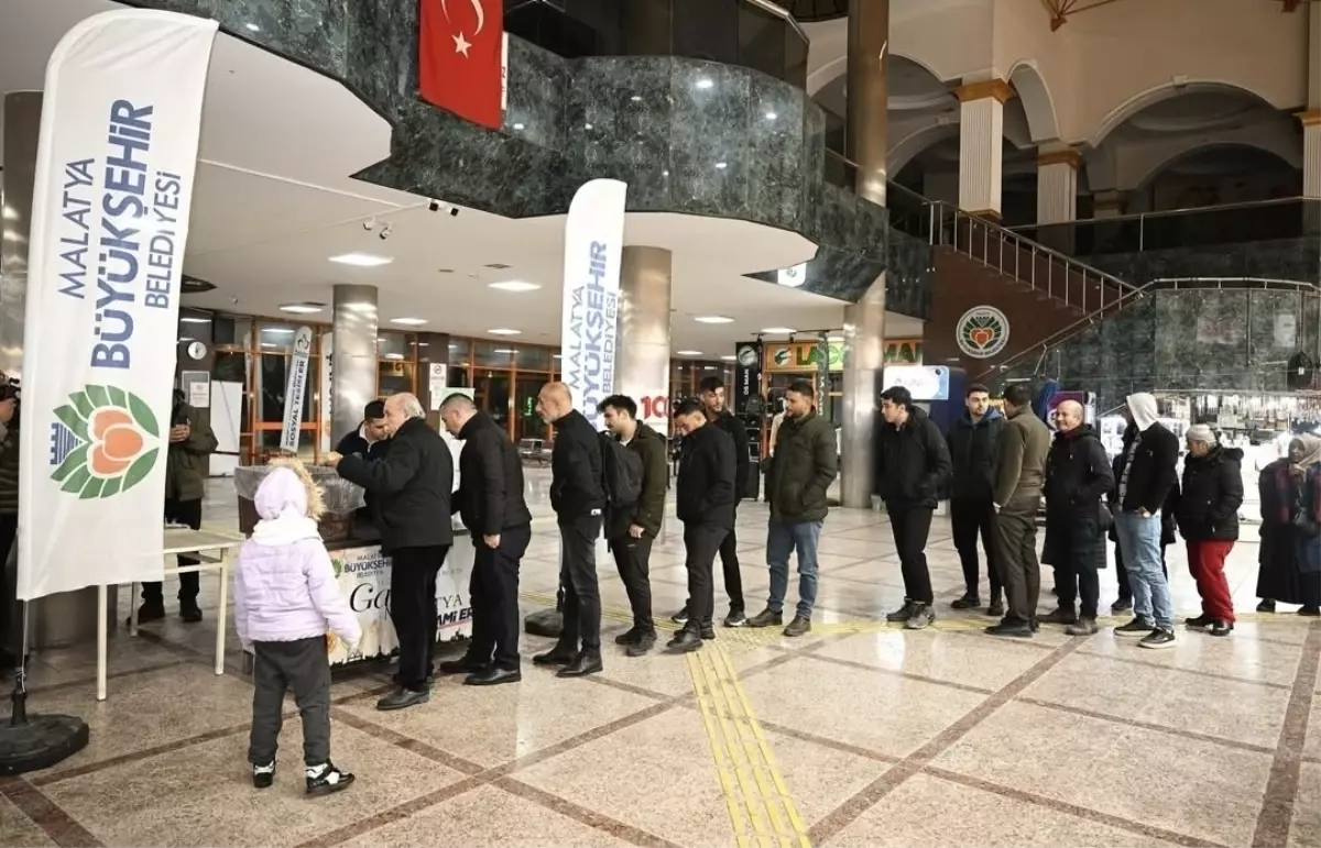 Malatya’da Yoğun Kar Yağışı Yol ve Ulaşımda Zorluklara Yol Açtı