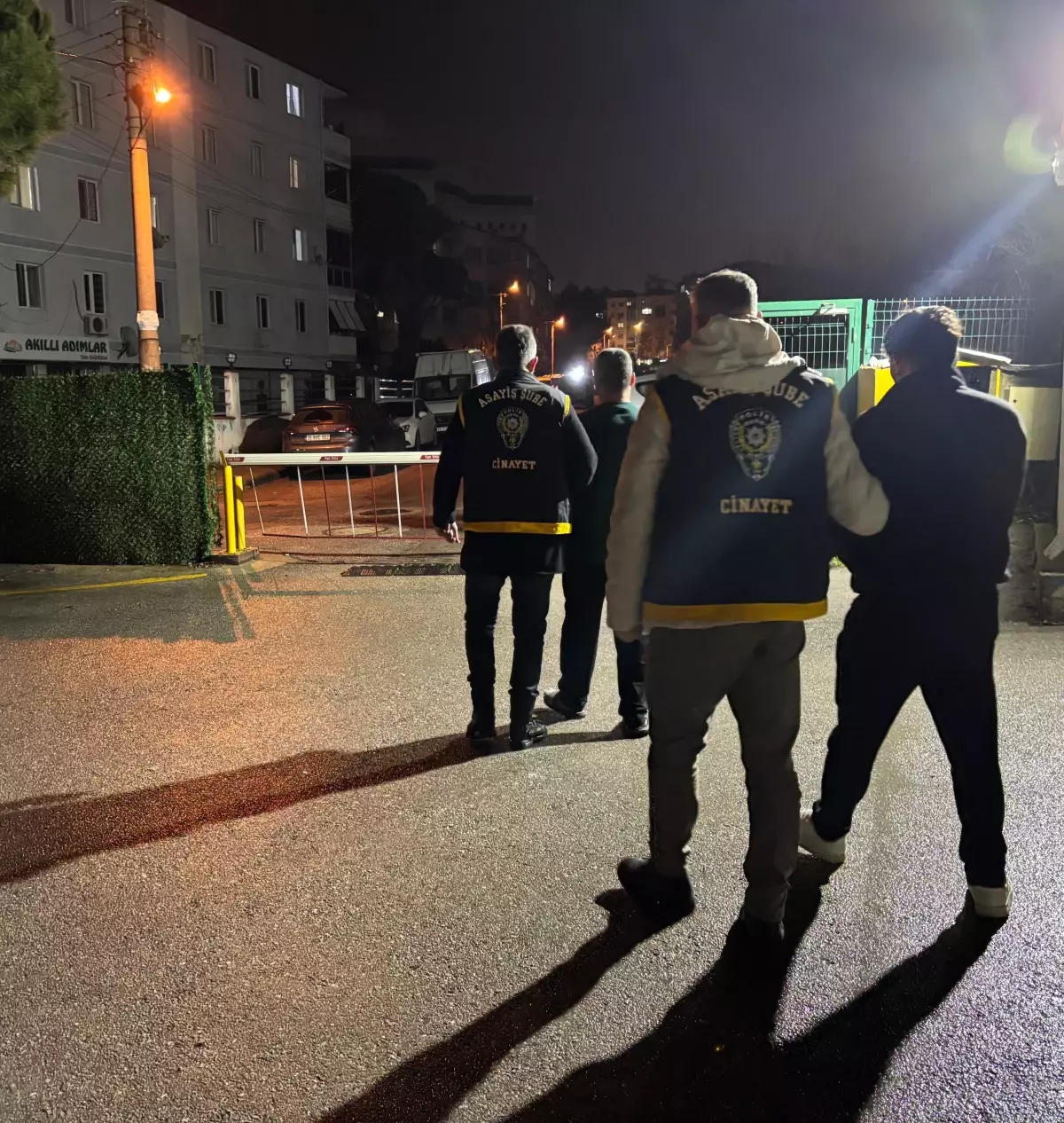 Gölmarmara'da Altın Çalan İki Şüpheli İzmir'de Tutuklandı