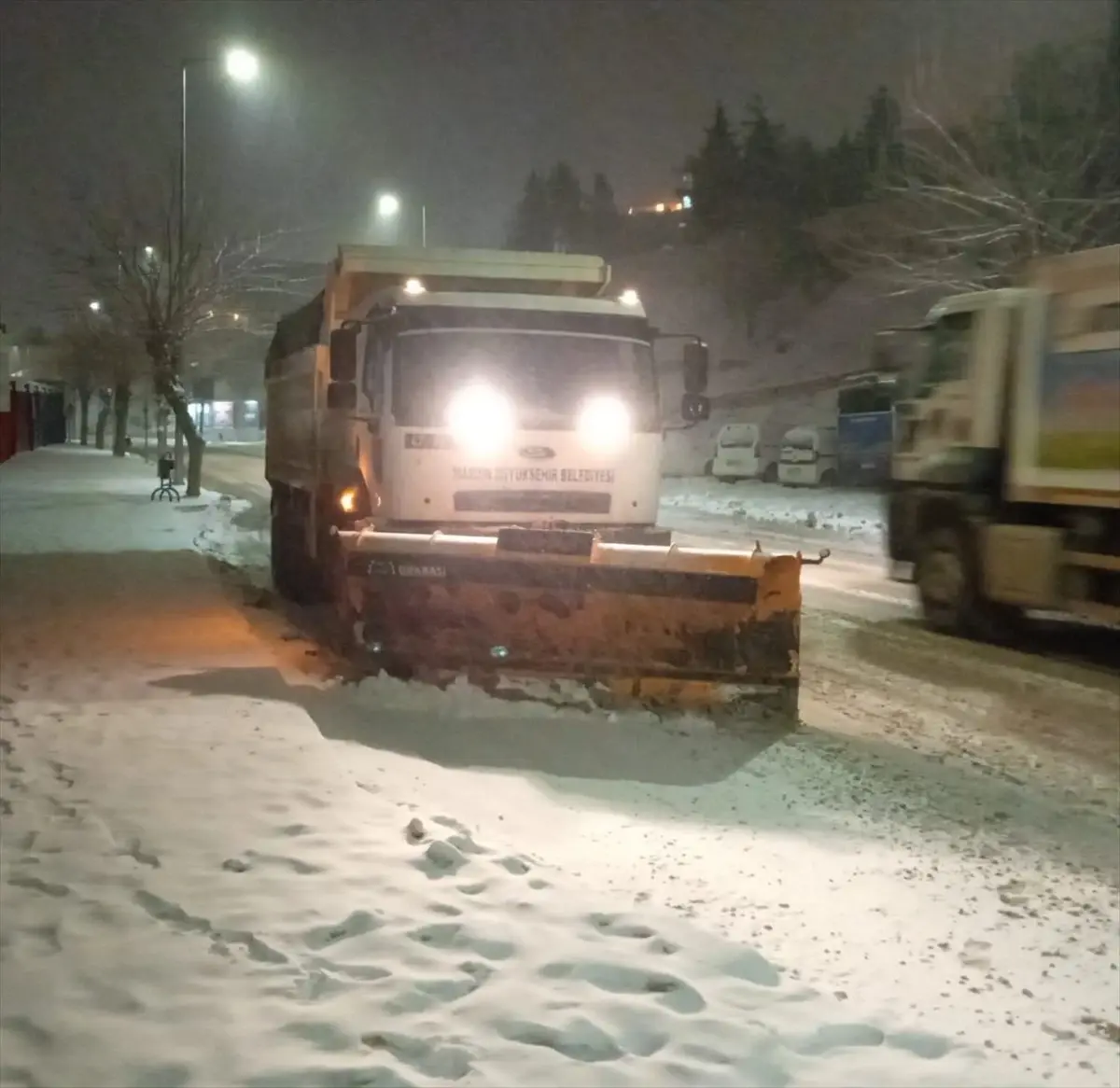 Mardin Büyükşehir Belediyesi Kar Yağışıyla Mücadeleyi Sürdürüyor