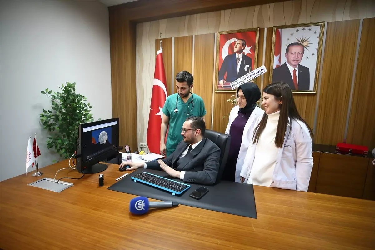 Muş Devlet Hastanesi Doktorları AA’nın “Yılın Kareleri” Oylamasına Katıldı