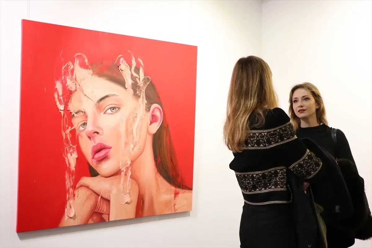 Şahin Demir'in “Bakışla Yüzleşme” Sergisi Paris’te Açıldı