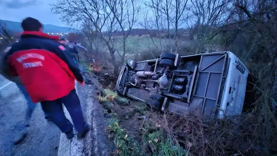 Midibüsün devrildiği an