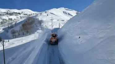 Karla kapalı Bitlis köy yolları