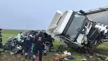 Tır ve hafif ticari aracın çarpışma anı