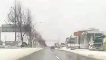 Gaziantep'te karla kapalı yolun açılması