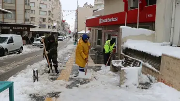 Kilis'te kar yağışı sonrası temizlenmiş yol
