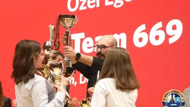 Ege Lisesi, World Scholar's Cup 2026 İzmir Etabı'nda 51 Kupa Kazandı