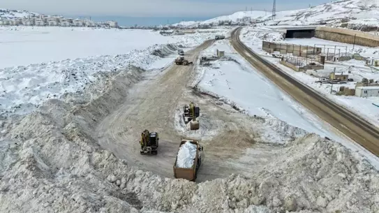 Van’da yol çalışması ekipleri