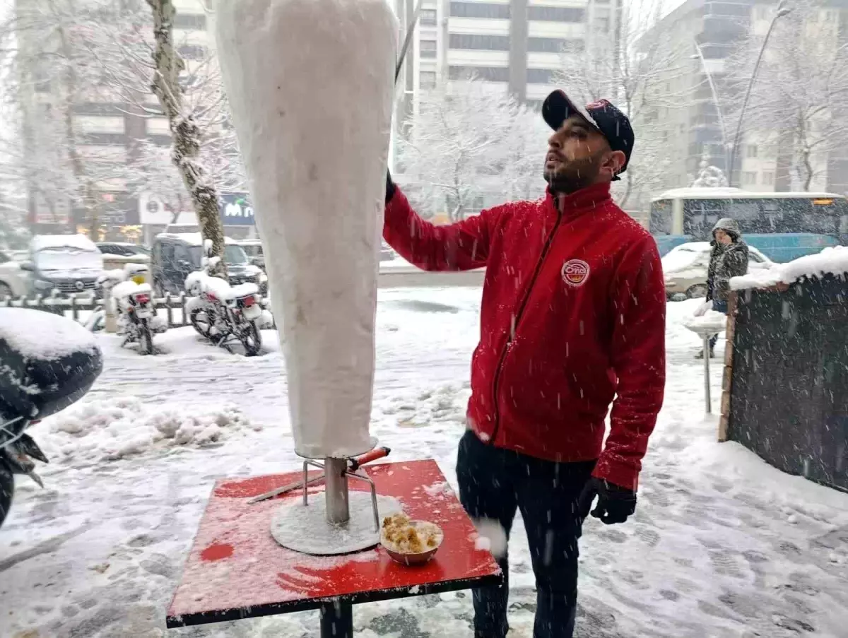 Kahramanmaraş’ta Kar Yağışıyla Yeniden Canlanan Karsambaç Geleneği