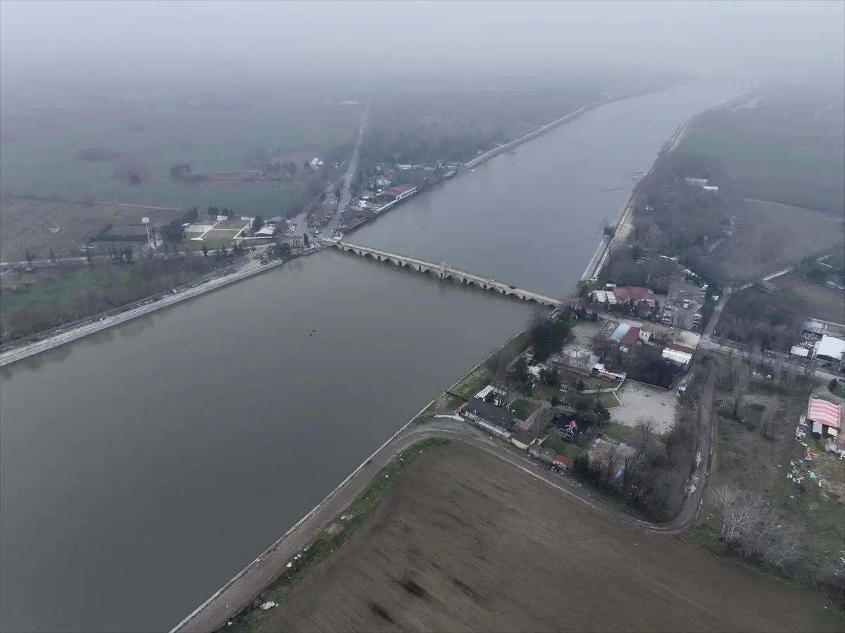 Edirne’de Meriç ve Tunca Nehirlerinin Debi Seviyeleri Artıyor