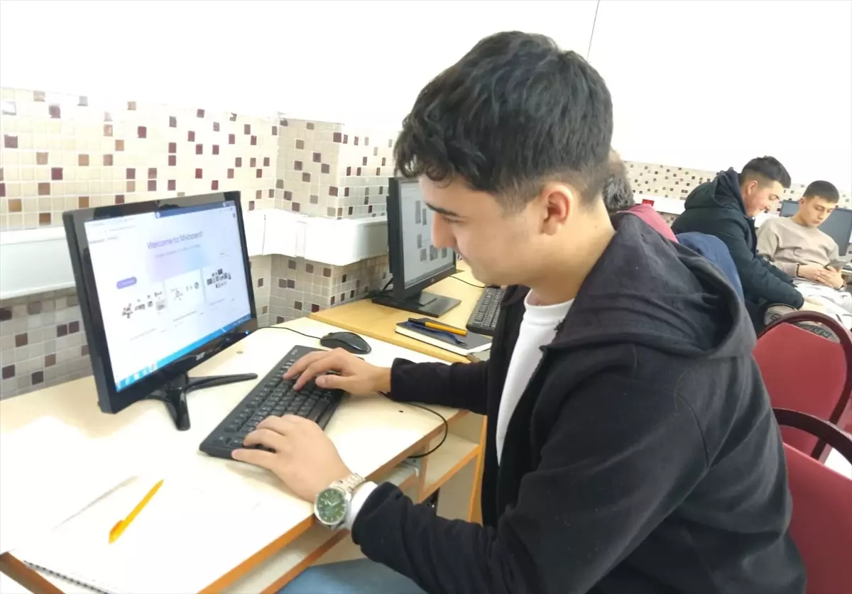 Akşehir’de Akıllı Tarım Sertifika Programı Tamamlandı