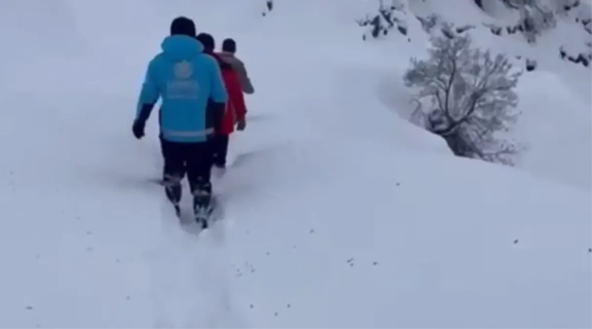 Yoğun Kar Şartında Diyabetli Çocuk Hastaneye Güvenli Şekilde Nakledildi