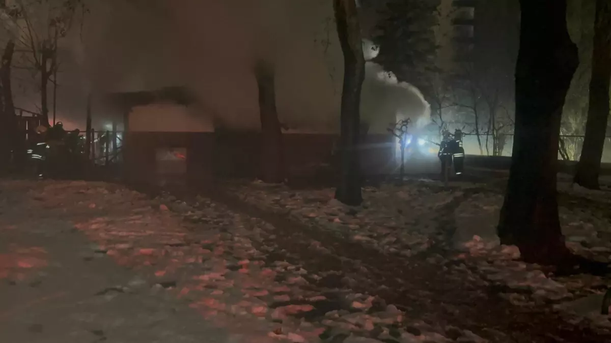 Diyarbakır'da Kafe Yangını Hızlıca Kontrol Altına Alındı