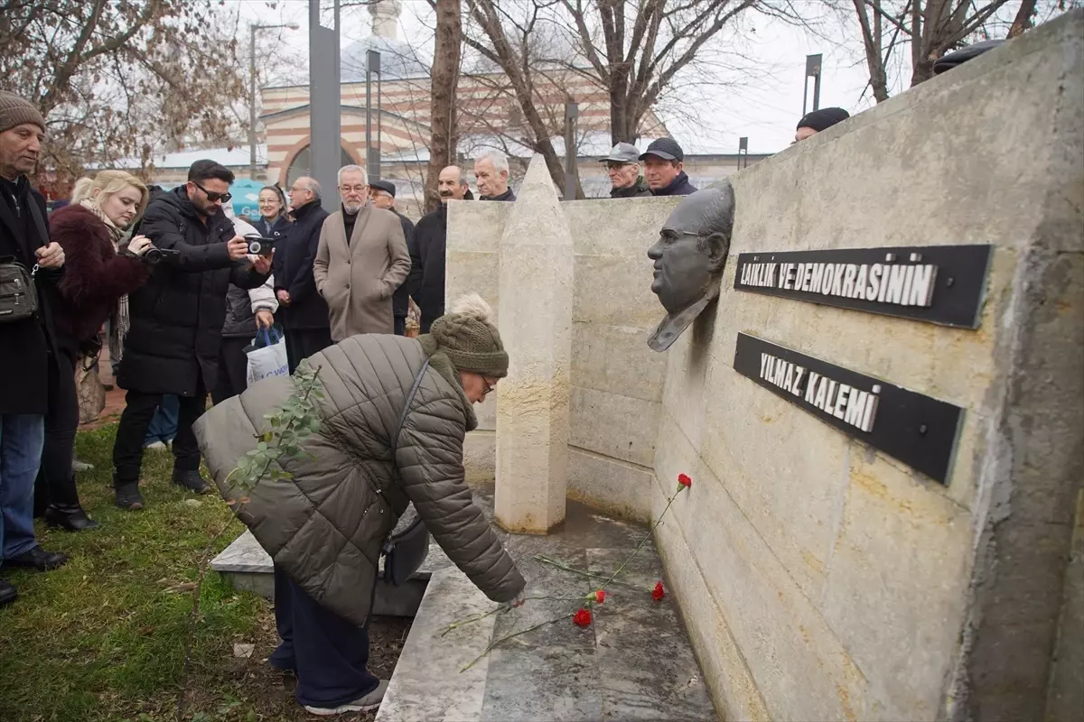 Uğur Mumcu 33. Yılında Edirne'de Anıldı: Anma Töreni ve Sergi Detayları