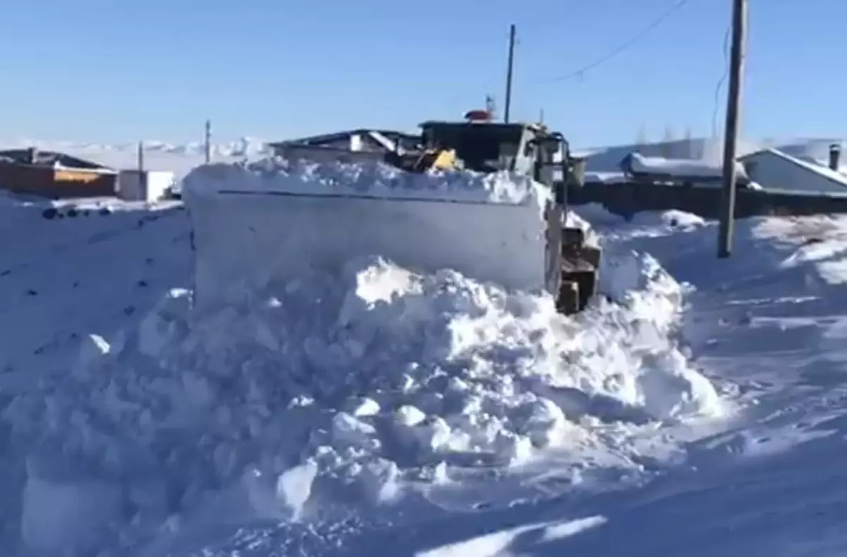 Kars'ta Şiddetli Kar Yağışı: Acil Müdahale ile Kadın Hastaneye Kavuşturuldu