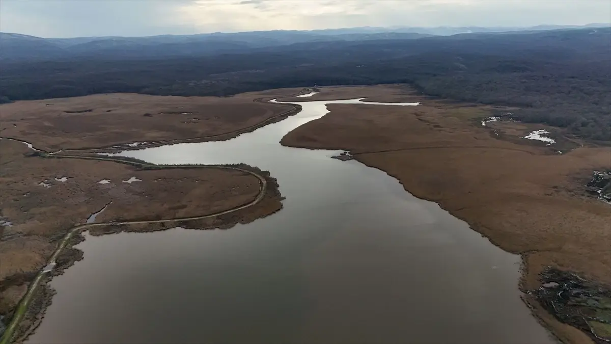 Kırklareli'de Mert Gölü Yüksek Su Seviyesiyle Denize Katıldı