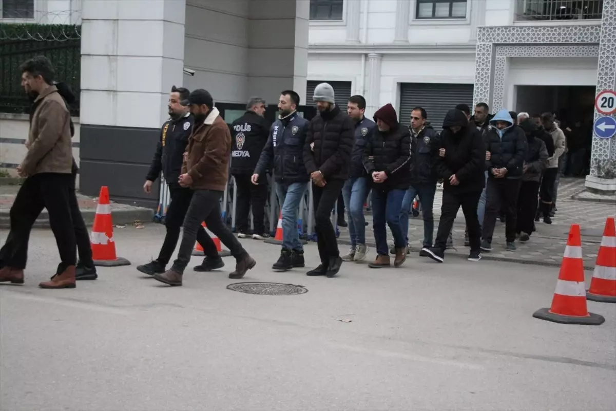 Kocaeli'de Yasa Dışı Bahis Operasyonunda 24 Şahıs Tutuklandı