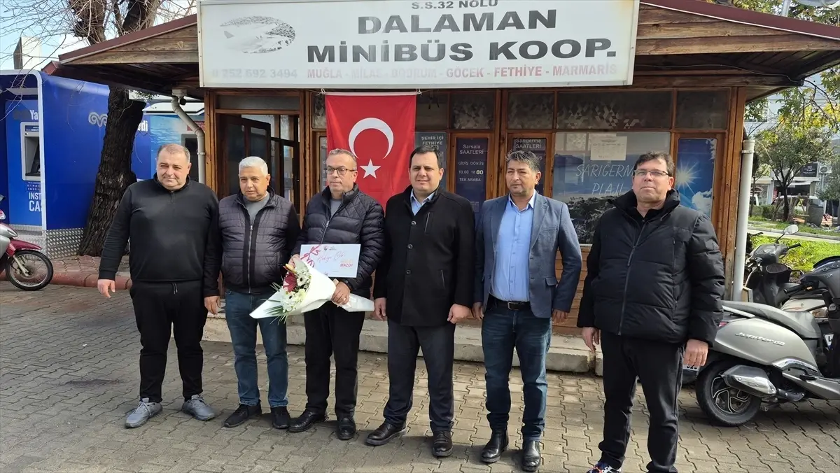 Dalaman’da Görme Engelli Yolcuyu Taşıyan Şoför Salih Maden Ödül Aldı