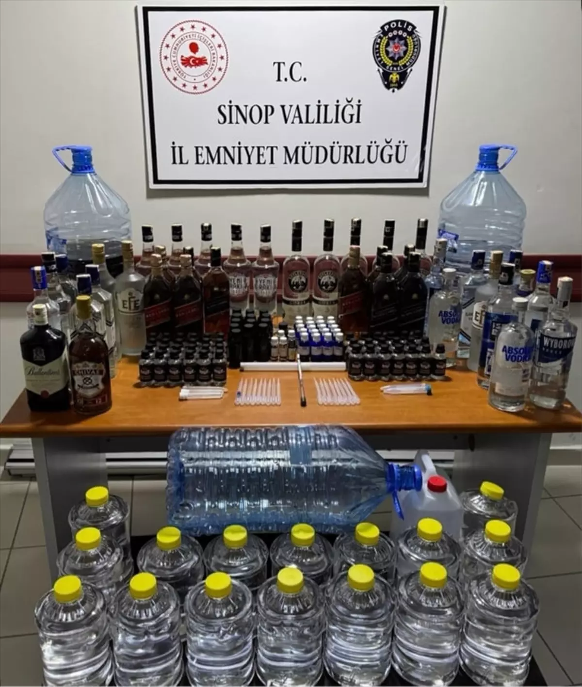 Sinop’ta Gerçekleştirilen Sahte Alkol Operasyonu ve Gözaltılar
