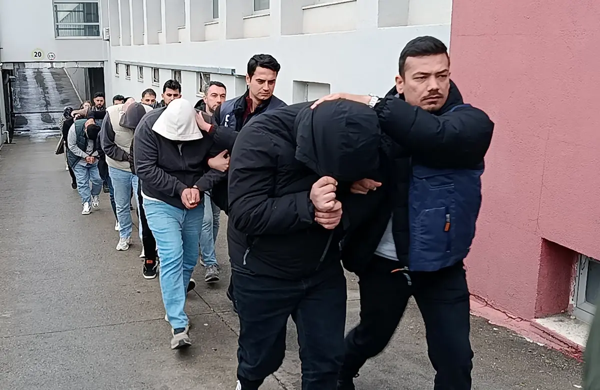 Adana’da Yasa Dışı Bahis Çetesi Çökertildi: 21 Şüpheli Gözaltına Alındı
