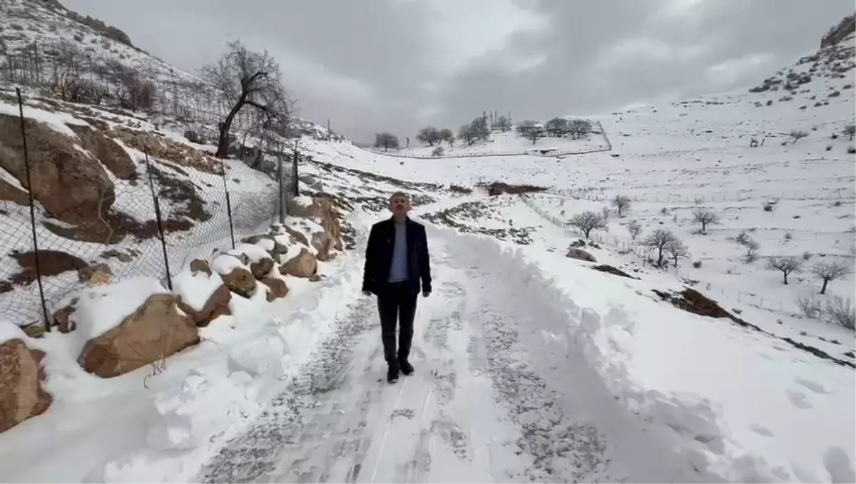 Yoğun Kar Nedeniyle Kapanan Yolda Şehit Ailesine Yardım Ekipleri Seferber Oldu