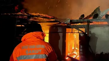 Yangın sonrası evin hasar görmüş bölgesi