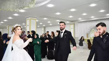 Mehmet Yıldız ve Sevinç Çalış'ın düğün fotoğrafı