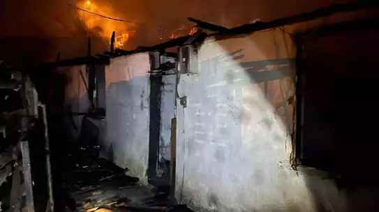 Yanmış evin ana fotoğrafı