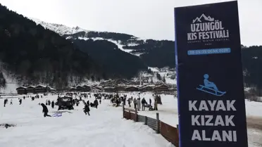 Uzungöl kış festivalinde horon gösterisi