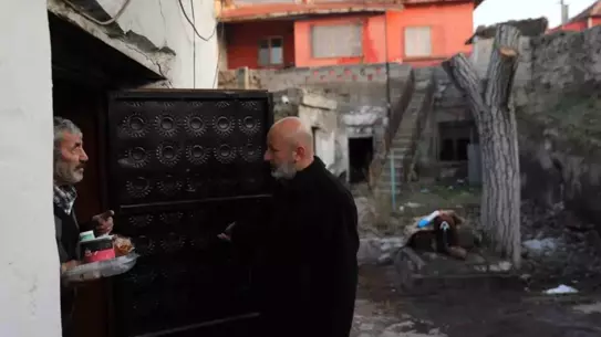 Kocasinan Belediyesi, 65 Üstü ve Engelli Vatandaşlara Günlük Sıcak Yemek Desteği Sunuyor