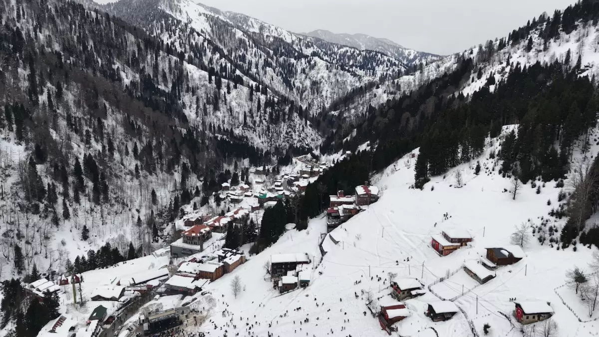 Ayder Yaylası'nda 18. Kardan Adam Kış Festivali Coşku Dolu Anlarla Tamamlandı