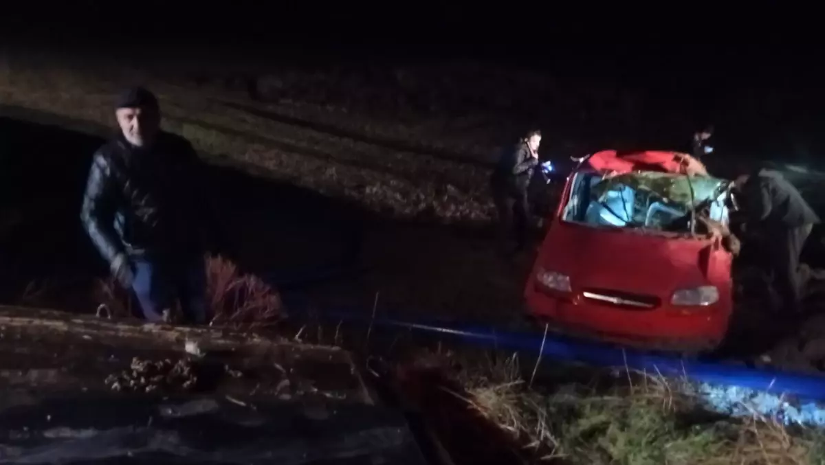 Beypazarı'nda Direksiyon Kontrolünü Kaybeden Araç Şarampole Çarptı, 3 Kişi Yaralandı