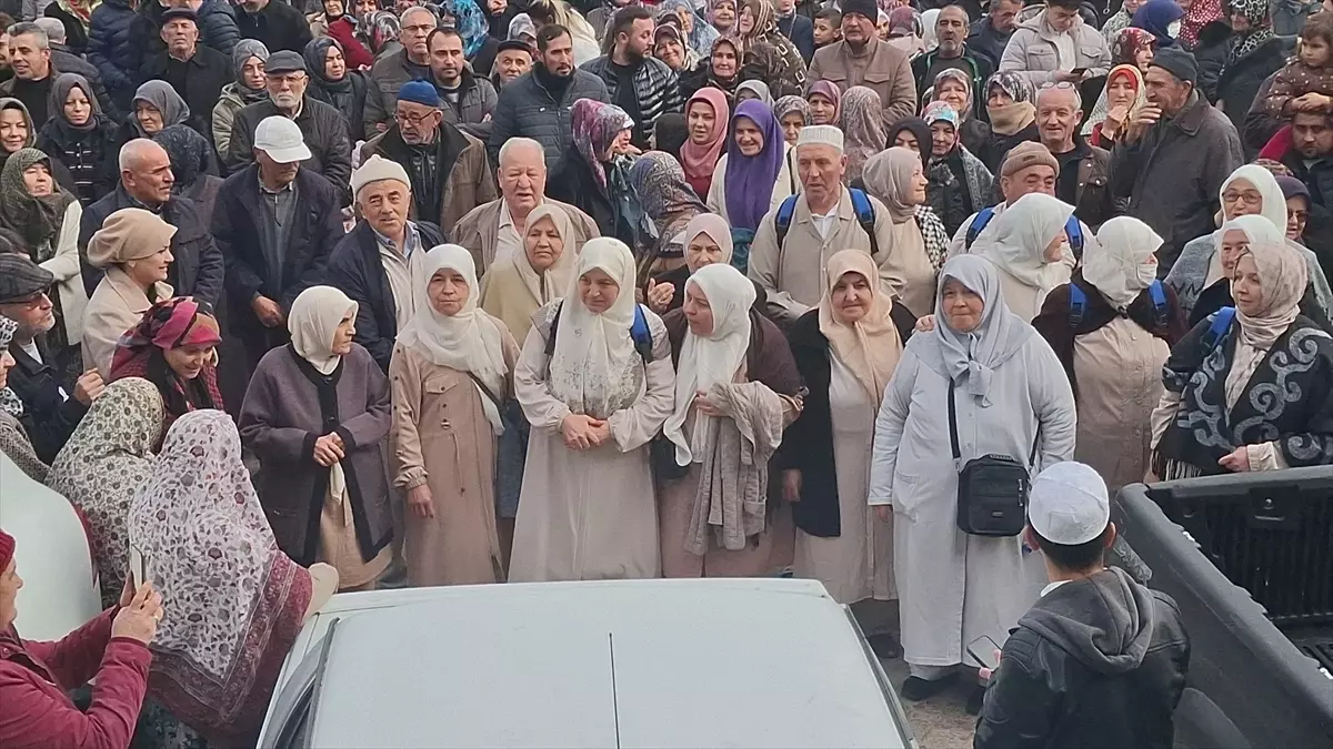 Beypazarı'ndan 42 Hacı Umre Yolculuğuna Çıktı