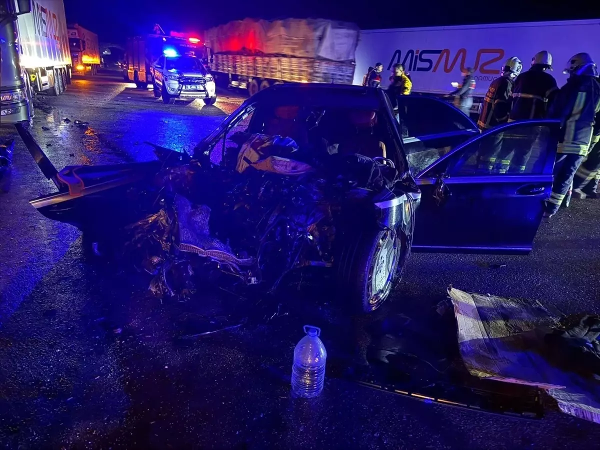 Burdur’da Tır ve İki Otomobil Çarpıştı: 1 Ölü, 7 Yaralı