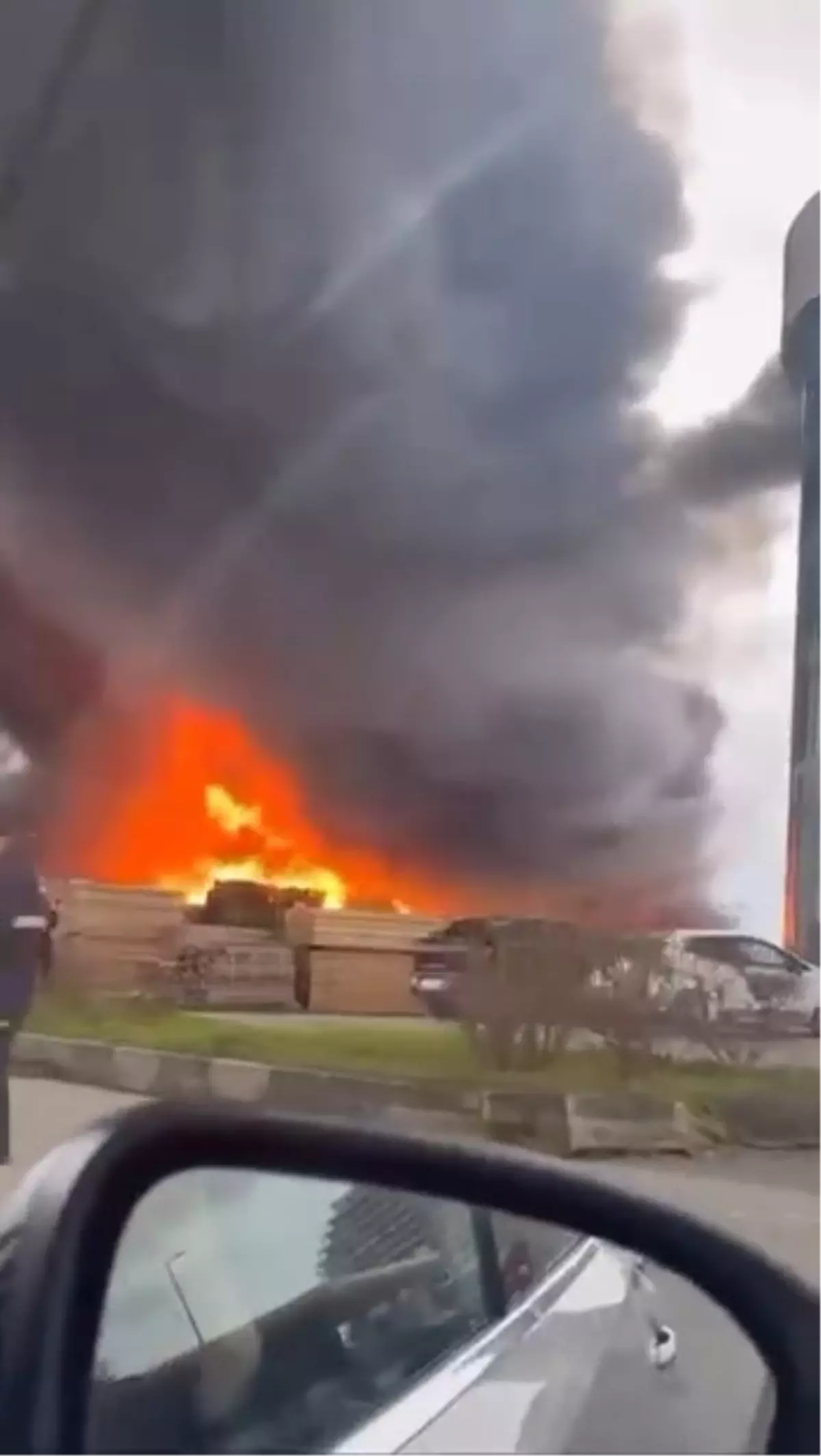Büyükçekmece’de İşyerinde Çıkan Yangına Hızlı Müdahale