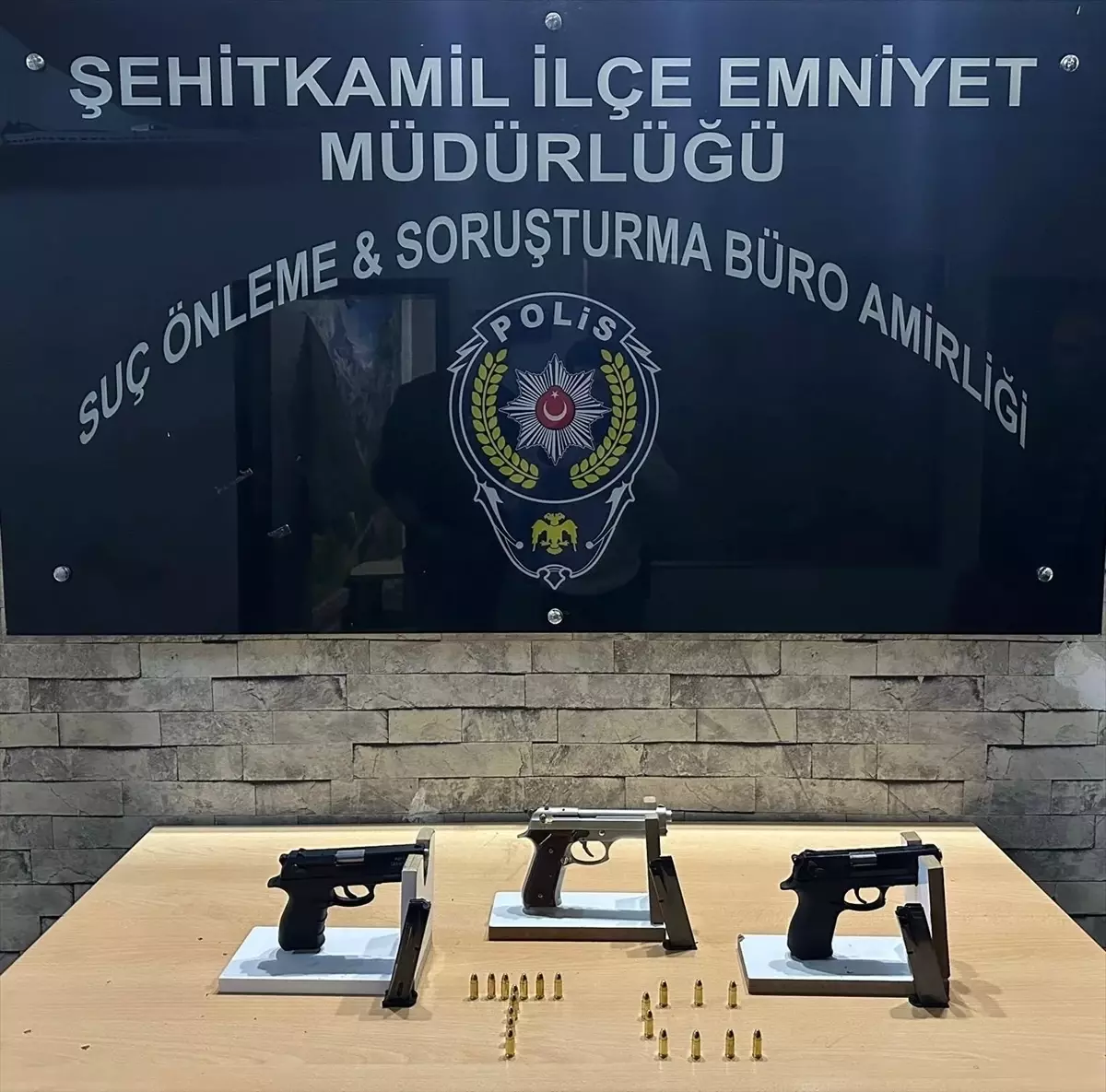 Gaziantep’te Silah ve Uyuşturucu Operasyonu: 4 Şüpheli Gözaltına Alındı