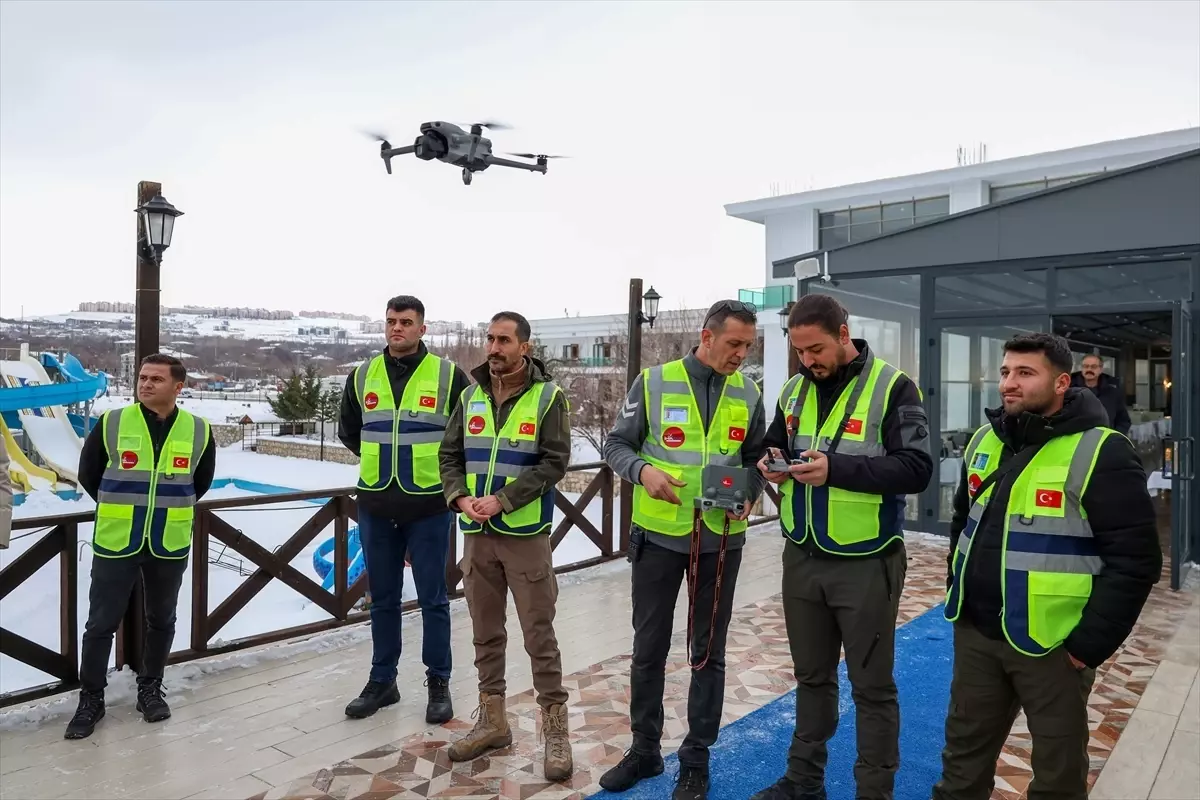İHAKUT, Van’da Afet ve Acil Durumlar İçin Drone Pilotlarıyla Strateji Toplantısı Gerçekleştirdi