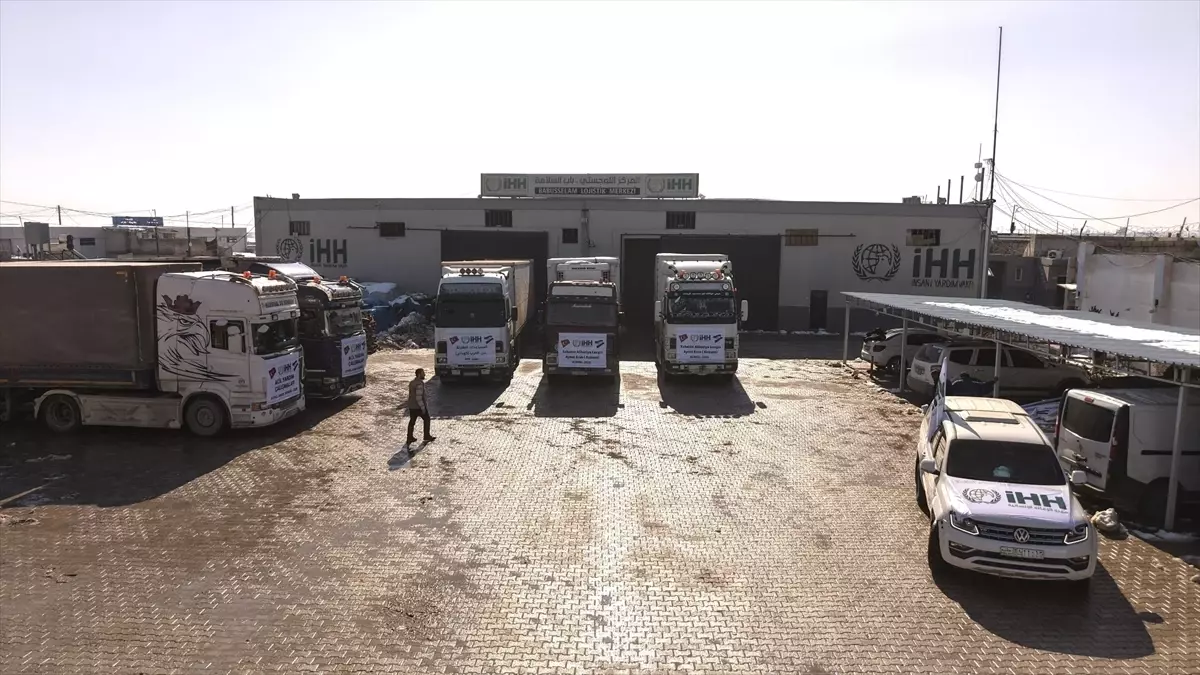 İHH, Suriye'deki Sivil Halk İçin 6 Tır İnsani Yardım Gönderdi