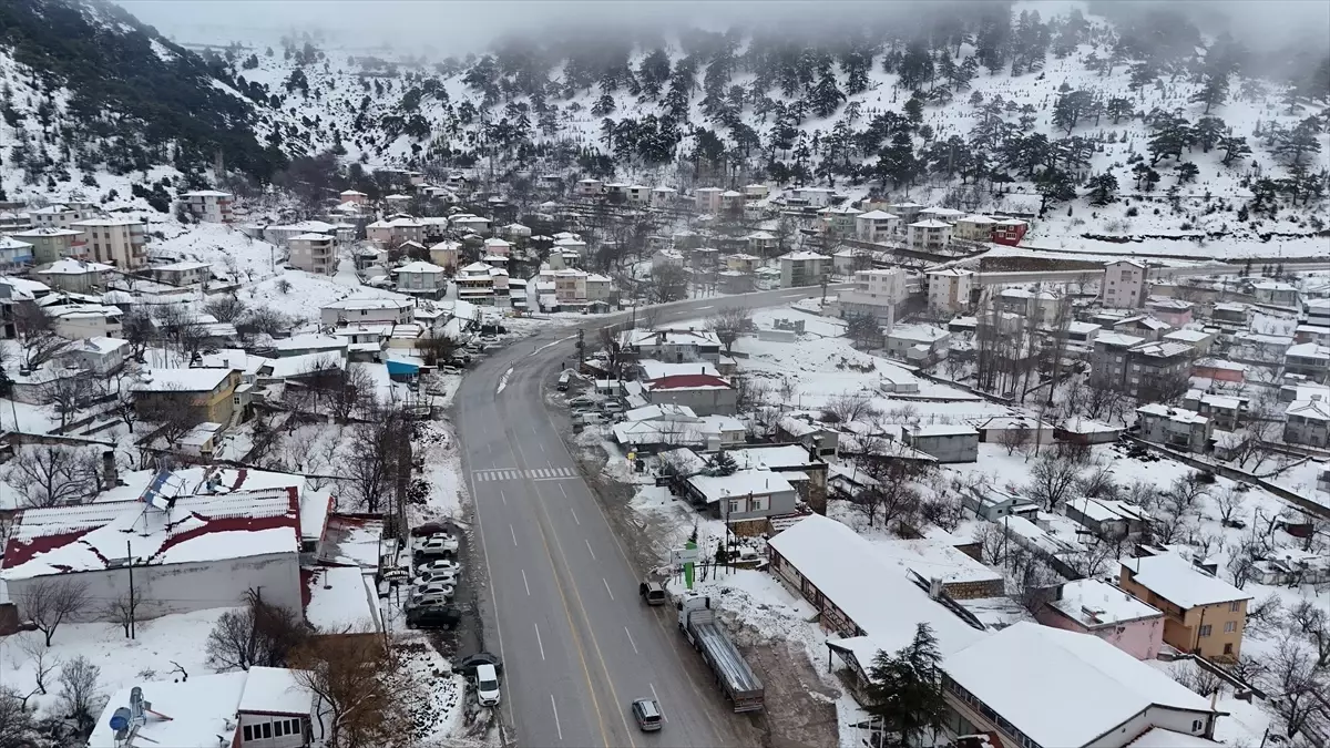 Sertavul Yaylası Kışın Beyaz Örtüsüyle Büyülüyor