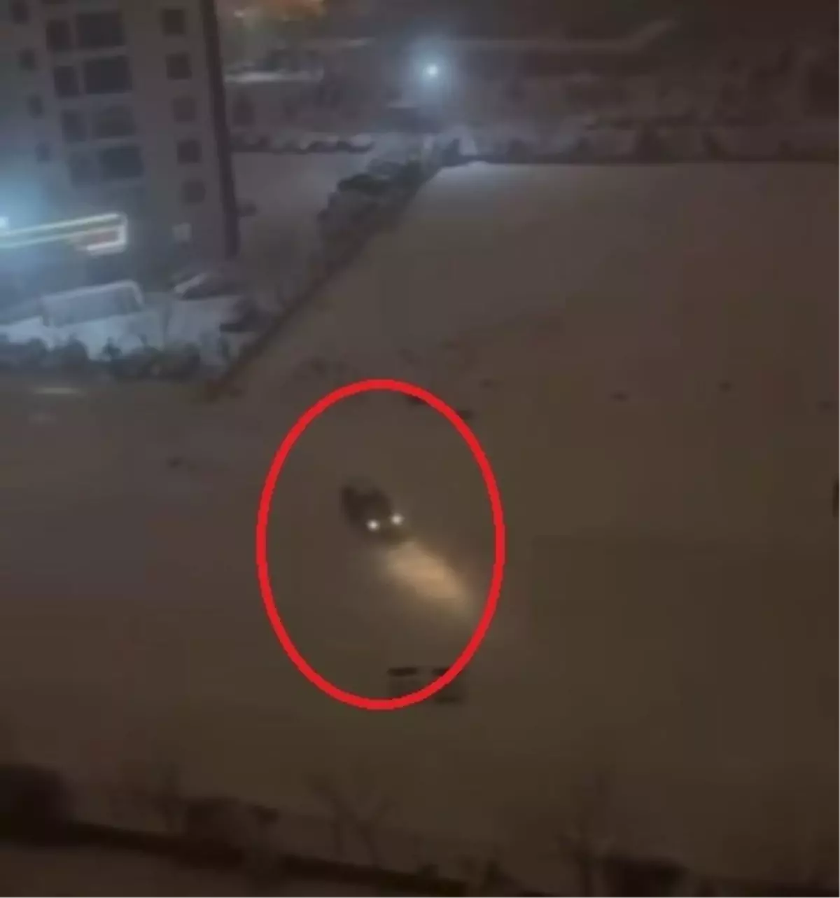 Diyarbakır’da Karla Kaplı Arazi Üzerinde Heyecanlı Drift Anları