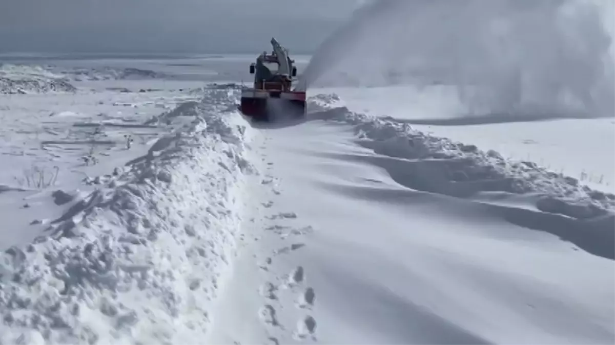Bitlis’te Kar Yağışı Sonrası 94 Köy Yolu Ulaşıma Açıldı
