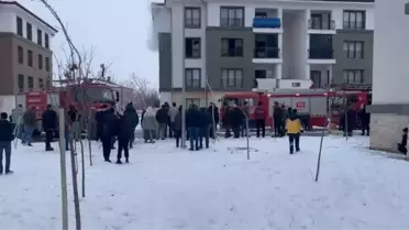 Yangın sonrası apartmanda oluşan duman ve hasar