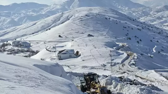 Karla mücadele ekipmanları ve Valinin denetimi