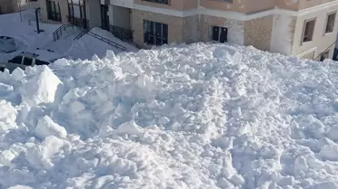 Çığ sonrası temizleme çalışması