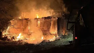 Yangın sonrası Laçin'de yanan ev ve depo