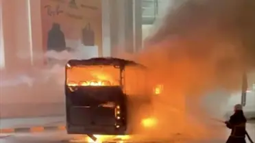 Söndürülen otobüsün fotoğrafı