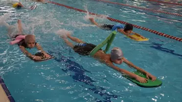 Muş Gençlik ve Spor Müdürlüğü'nden 'Yüzme Bilmeyen Kalmasın' Projesiyle Çocuklara Su Güvenliği Eğitimi