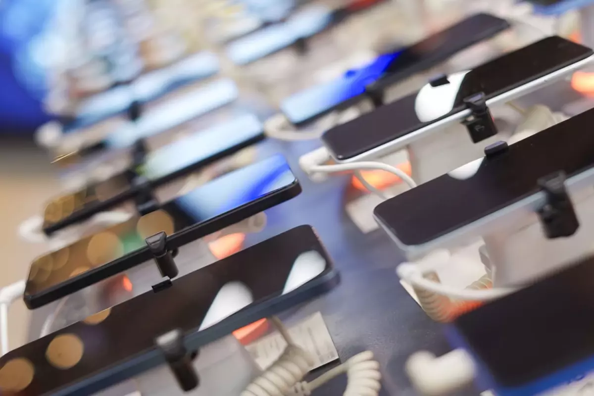 Asus, 2026'da Akıllı Telefon Üretimini Durdurarak Yapay Zeka ve Robotik'e Yöneliyor