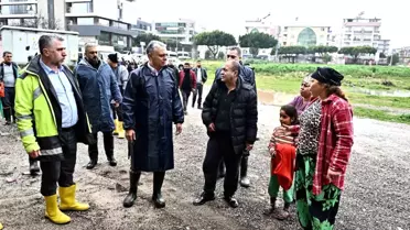 Sel sonrası hasar gören evlerde yapılan onarım çalışması