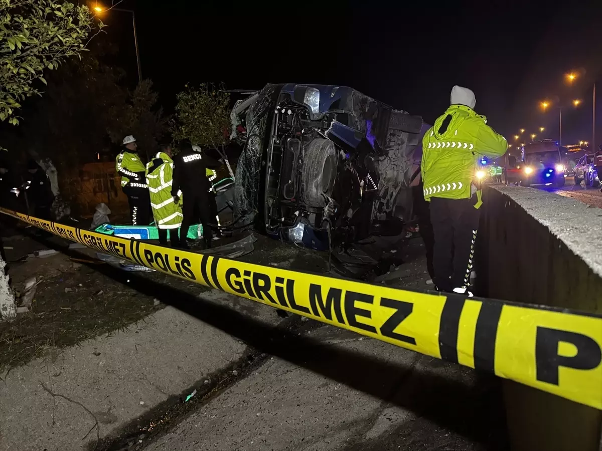 Adana Sarıçam’da Yolcu Otobüsü Devrildi, 8 Kişi Yaralandı